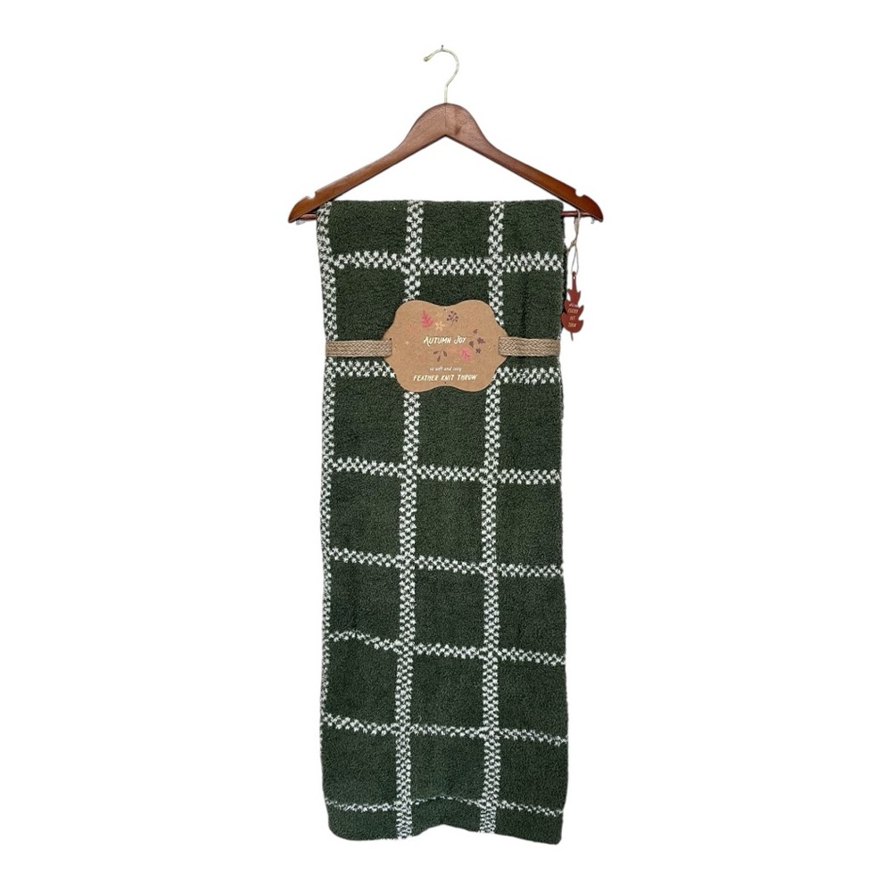 NWT Autumn Joy |‎ Feather Knit Green Plaid Snuggle Cozy Throw 50”x70”
